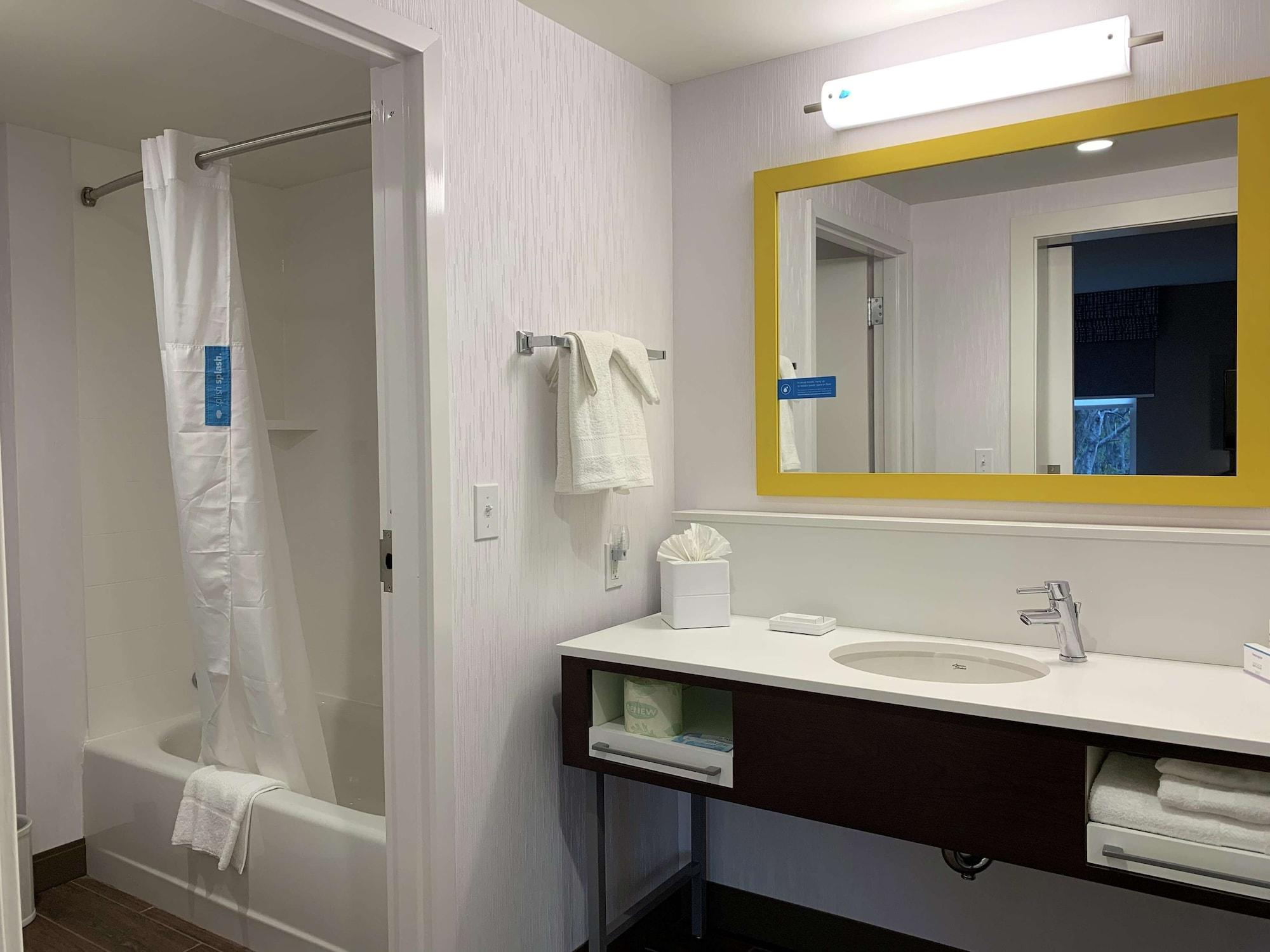 Hampton Inn & Suites Ocean City West West Ocean City Exterior photo
